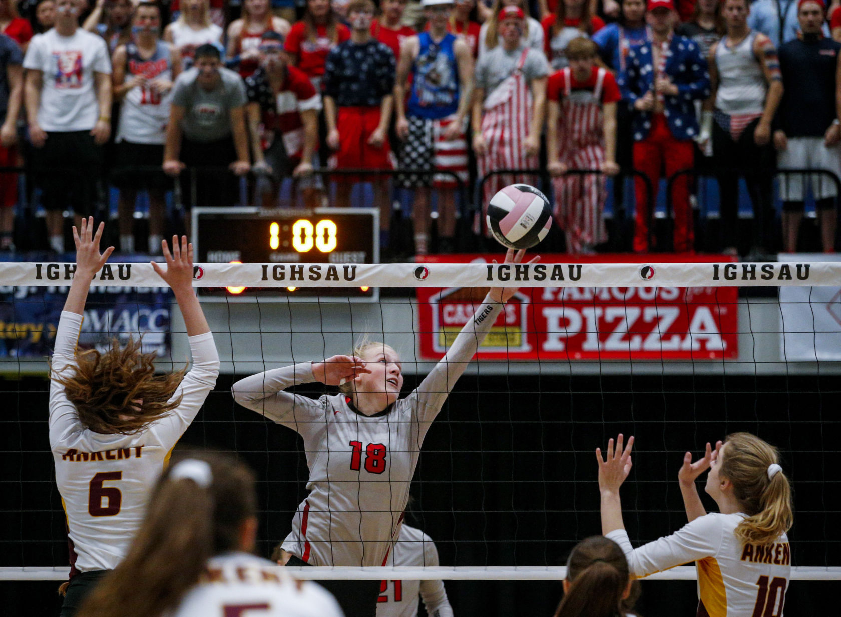111016TH-Cedar-Falls-vball-12